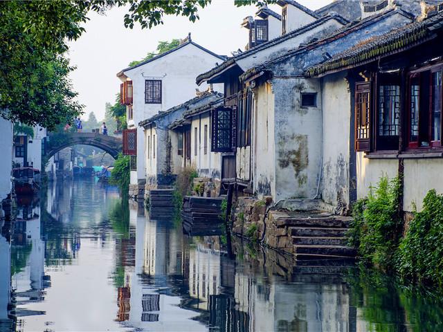 《三国演义》说曹操死前设立七十二疑冢是否可信？